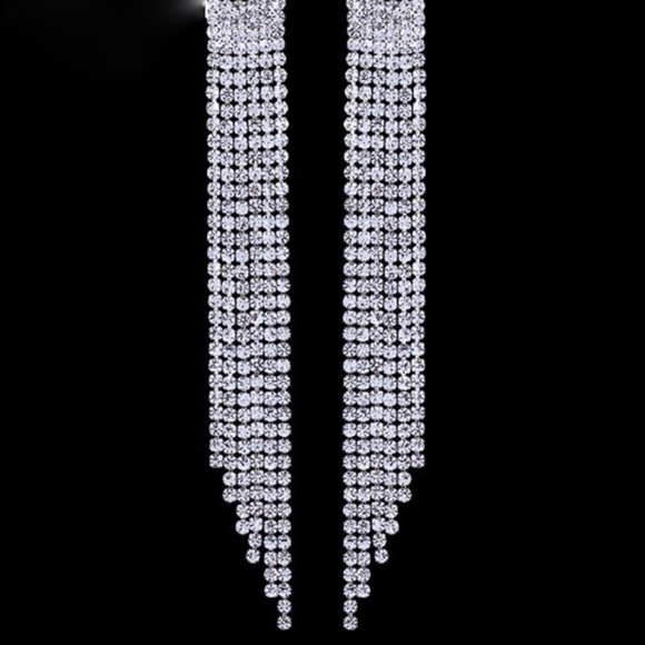 Jewelry - NWT Silver Tone Long Drop Rhinestone Earrings